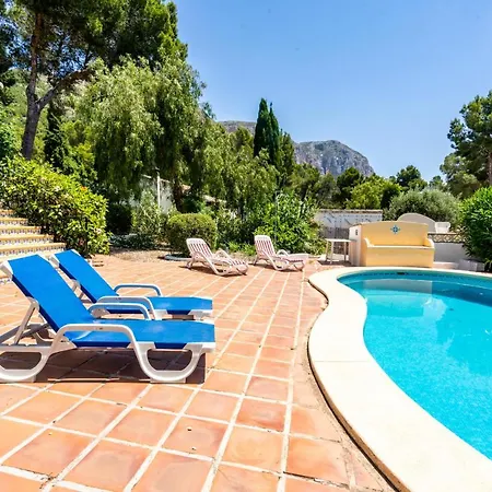 Вилла Charming 3-bed In Javea